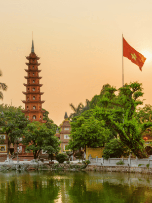EXPERIENCE THE DYNAMIC ENERGY OF VIETNAM
