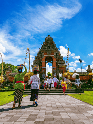 EXPLORE INDONESIA’S PICTURESQUE ISLAND