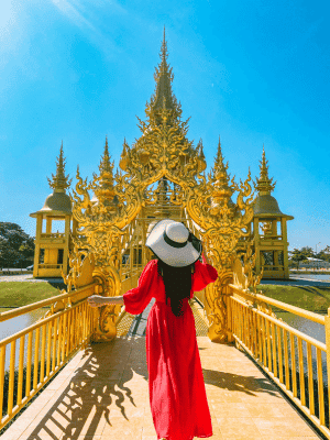 THE LAND OF SMILES: THAILAND